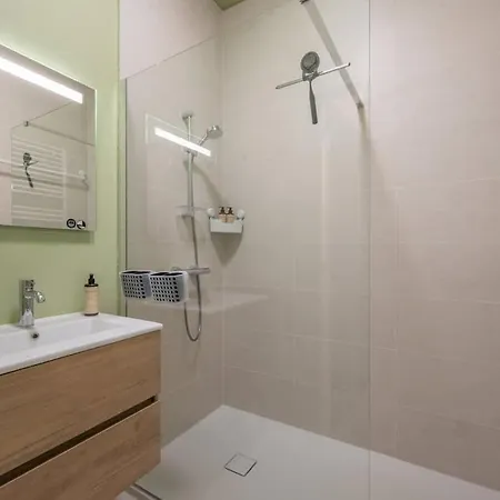 Modern With Private Terrace And Parking *