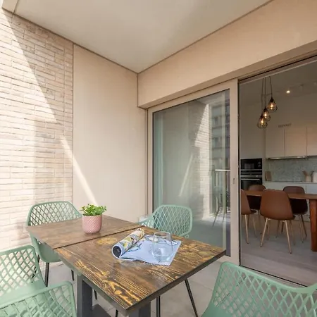 Modern With Private Terrace And Parking