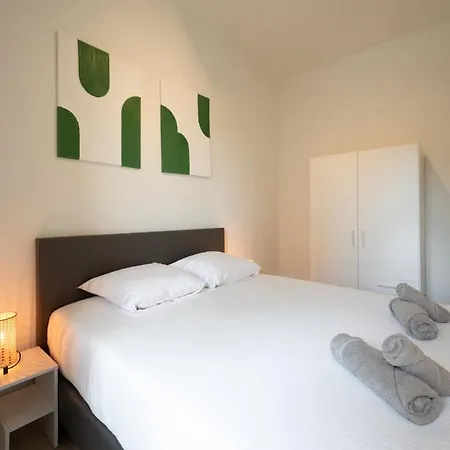 דירה Modern With Private Terrace And Parking *