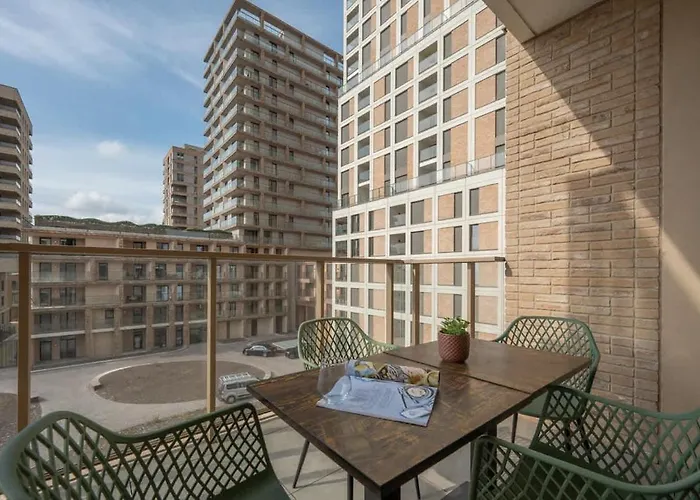 Modern With Private Terrace And Parking Lägenhet *