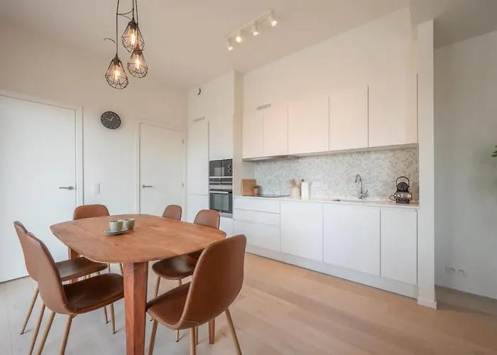 Modern With Private Terrace And Parking Lägenhet